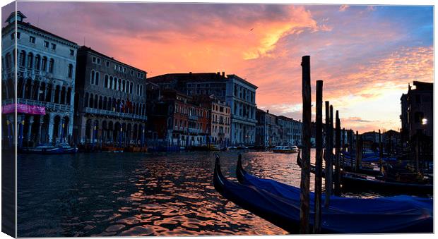 Sunset in Venice Canvas Print by barbara walsh