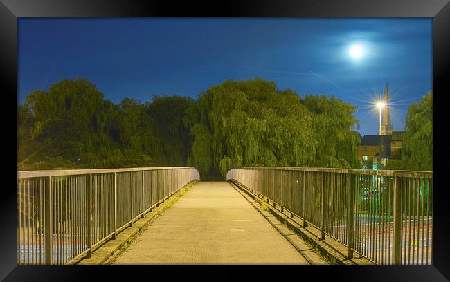 Full moon over the bridge Framed Print by Levente Baroczi