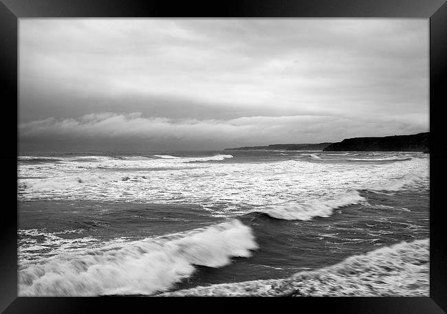 Scarborough waves Framed Print by Ian Middleton