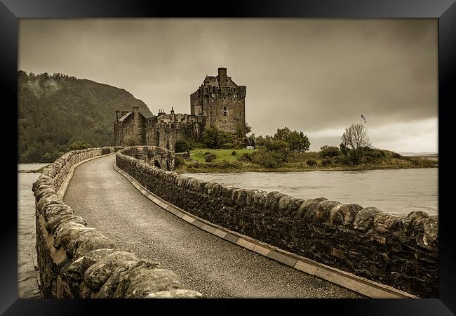 Eilean Donan Castle Framed Print by David Lewins (LRPS)