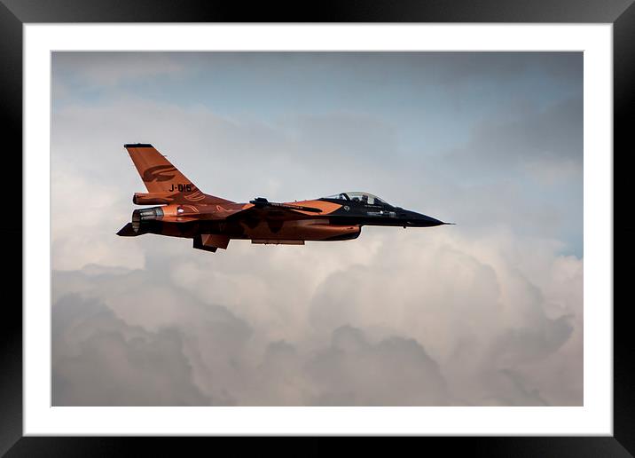 The Dutch are coming.. Framed Mounted Print by stuart bennett