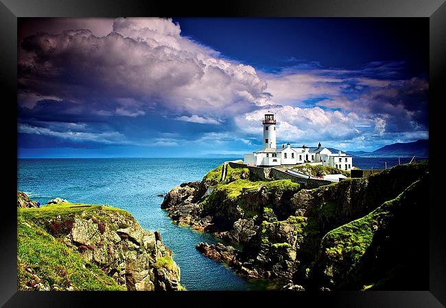 Lighthouse in Ireland Framed Print by Richard Draper