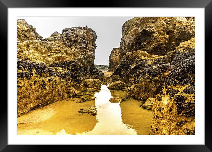 Perranporth rock pool Framed Mounted Print by Oxon Images