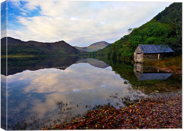Llyn Dinas, boat house Canvas Print by carl barbour canvas