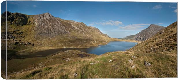 Llyn Idwal panorama  - Snowdonia Canvas Print by Eddie John