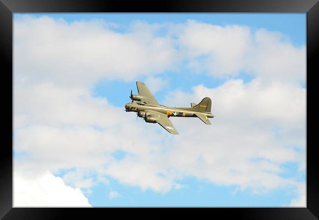 B17 Flying Fortress Framed Print by Malcolm Snook