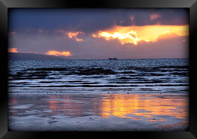 out to sea Framed Print by sue davies