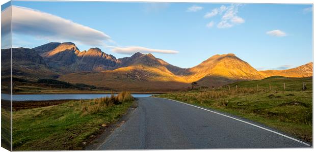 Road to the Cuillins Canvas Print by Roger Byng
