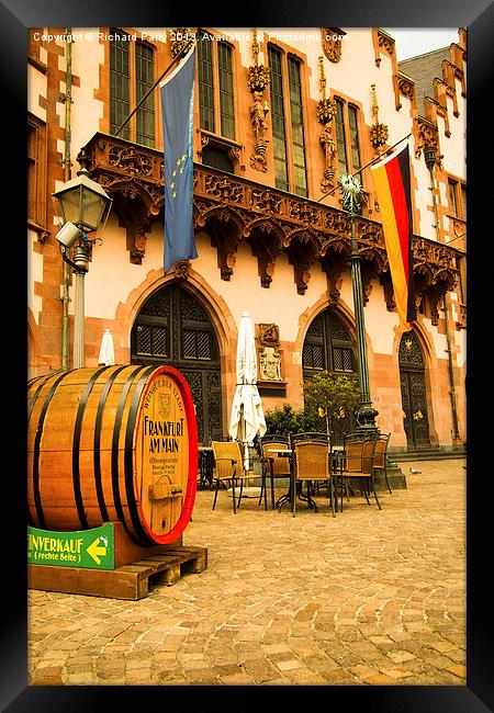 Frankfurt Town Hall Framed Print by Richard Parry