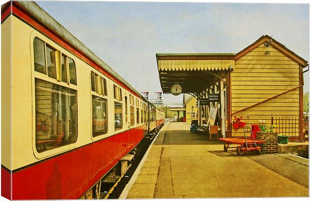 Wansford Station Canvas Print by Lesley Mohamad