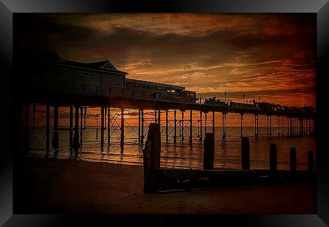 Teignmouth Sunrise Framed Print by kevin wise