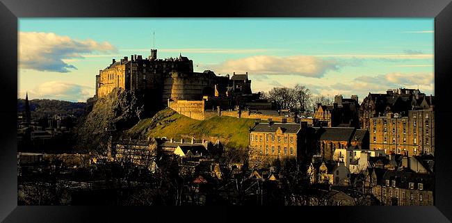 edinburgh castle Framed Print by dale rys (LP)