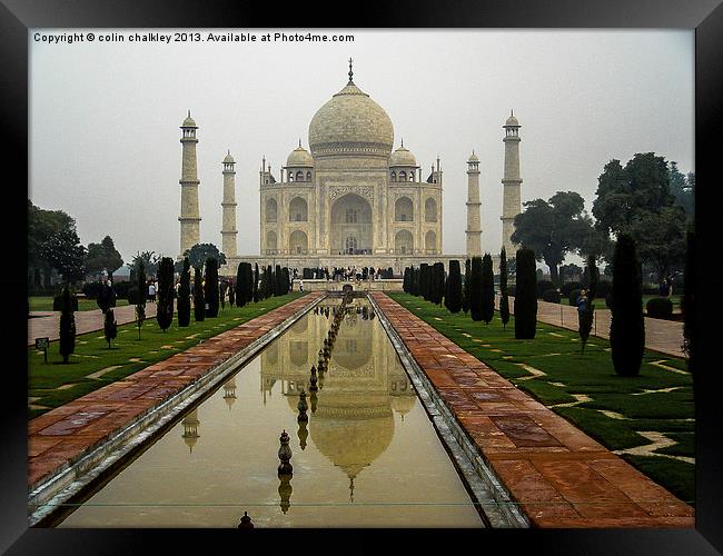 Taj Mahal Framed Print by colin chalkley