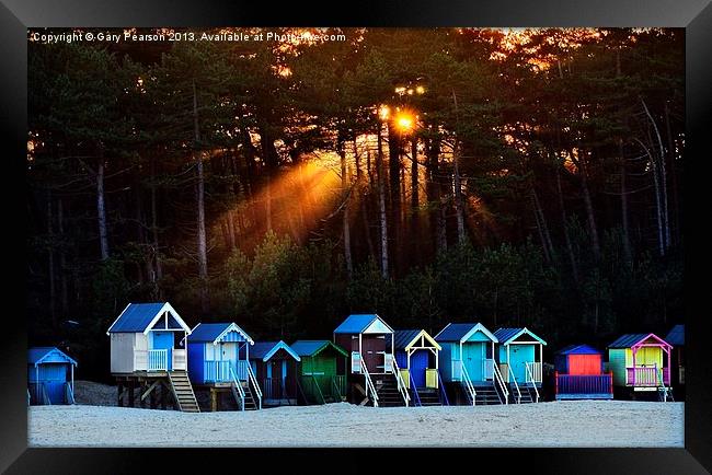 Wells next-the-sea beach huts Framed Print by Gary Pearson