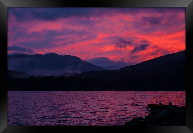 Pink sunset, loch Tay Framed Print by Bob  Dale