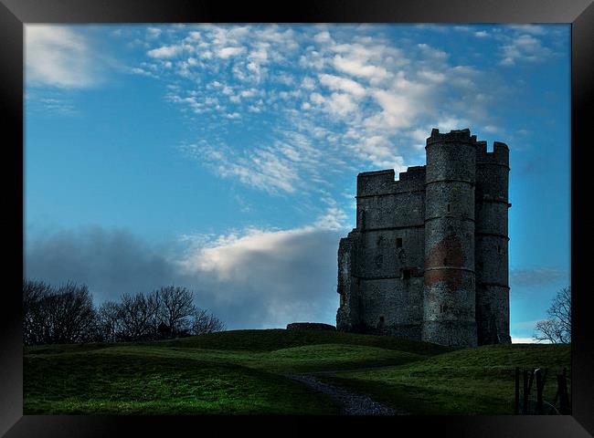 Donnington Castle Newbury Framed Print by Ian Lewis