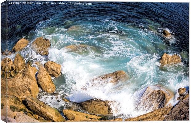 Danger on the rocks Canvas Print by Thanet Photos