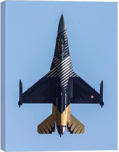 Solo Turk F-16 topside Canvas Print by Keith Campbell