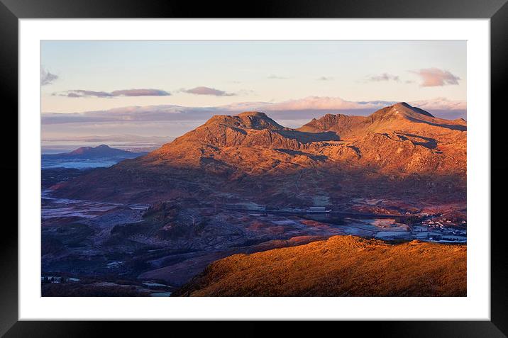 Moelwyn sunrise Framed Mounted Print by Rory Trappe