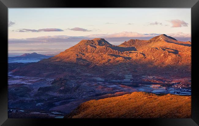 Moelwyn sunrise Framed Print by Rory Trappe