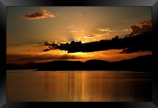 Sutherland Sunset Framed Print by Lorraine Paterson