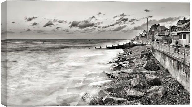 Sheringham sea front Canvas Print by Gary Pearson