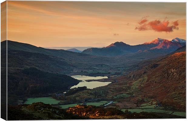 Snowdon sunrise Canvas Print by Rory Trappe
