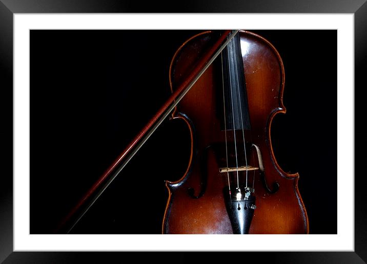 Violin Framed Mounted Print by Callum Paterson