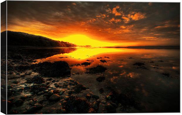 Fire in the sky Canvas Print by Lorraine Paterson