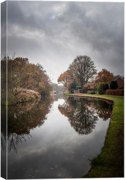 Canal reflections Canvas Print by Sean Wareing