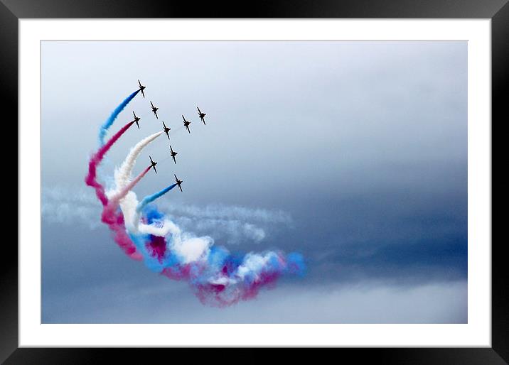 Red arrows flyby Framed Mounted Print by mazza and beksa beksa