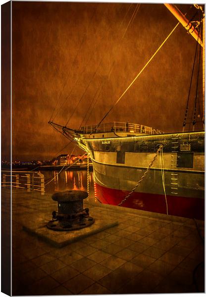 The Glenlee at  Riverside Museum Canvas Print by Tylie Duff Photo Art