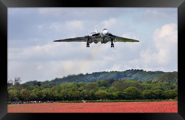 Avro Vulcan XH558 landing at Abingdon Framed Print by Tony Bates
