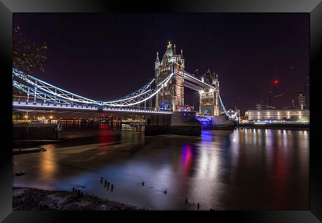 Tower Bridge at night Framed Print by Stuart Gennery