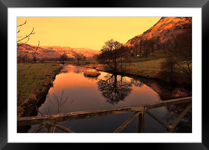 the setting sun Framed Mounted Print by sue davies