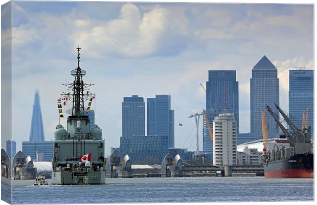 Canadian Warship Visits London Canvas Print by Rob  Powell