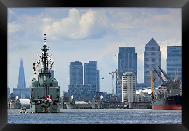 Canadian Warship Visits London Framed Print by Rob  Powell