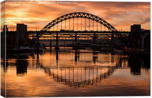 Sunset On the Tyne Canvas Print by Ray Pritchard