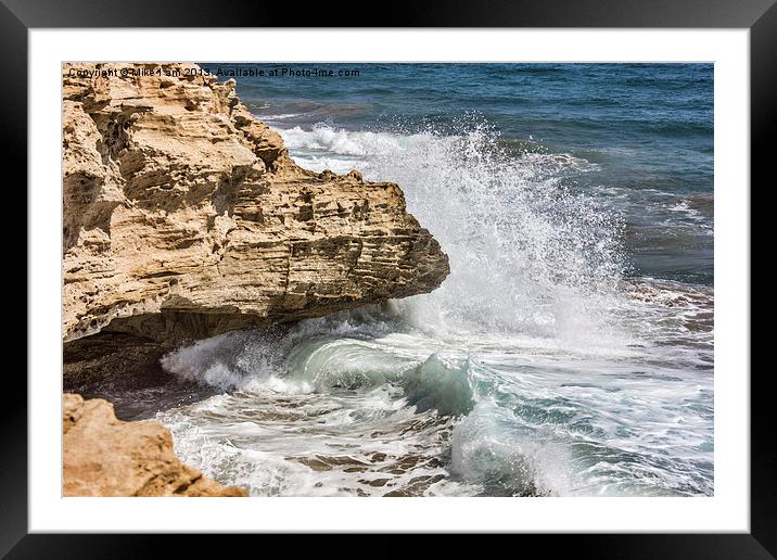 Crashing waves Framed Mounted Print by Thanet Photos