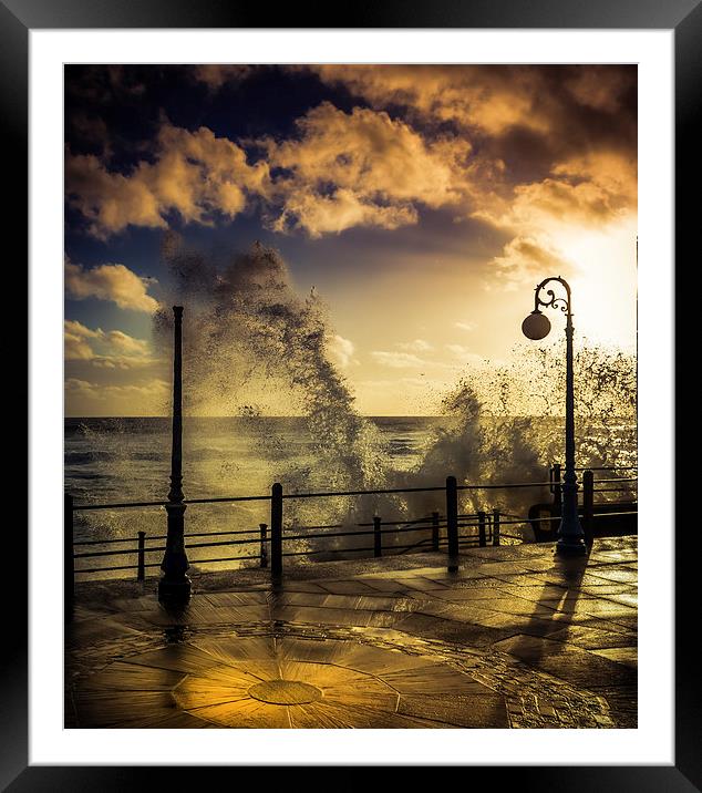 A light Splash.... Framed Mounted Print by Ian Johnston  LRPS