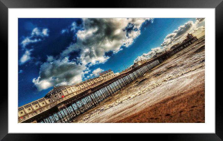 Brighton Pier Framed Mounted Print by Scott Anderson