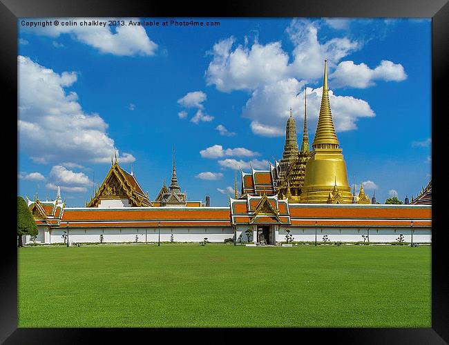 Phra Borom Maha Ratcha Wang Framed Print by colin chalkley