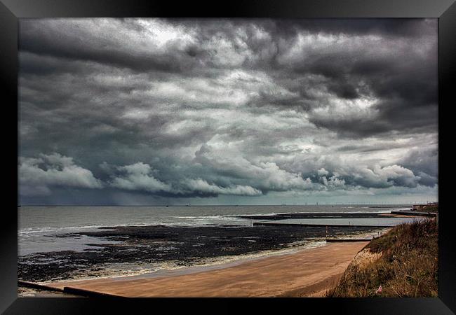 Storm on the coast Framed Print by Thanet Photos