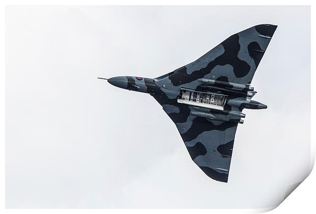 Vulcan XH558 Bomber Print by I Burns
