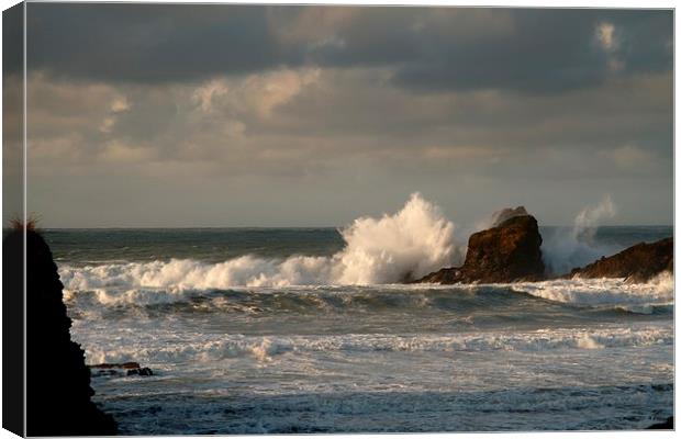 Crashing Waves at Trevone Bay Canvas Print by Samantha Higgs