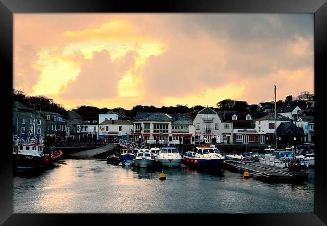 Sunset in Padstow Framed Print by Samantha Higgs