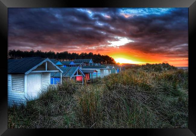 Hunstanton beach huts sunset scene Framed Print by Gary Pearson