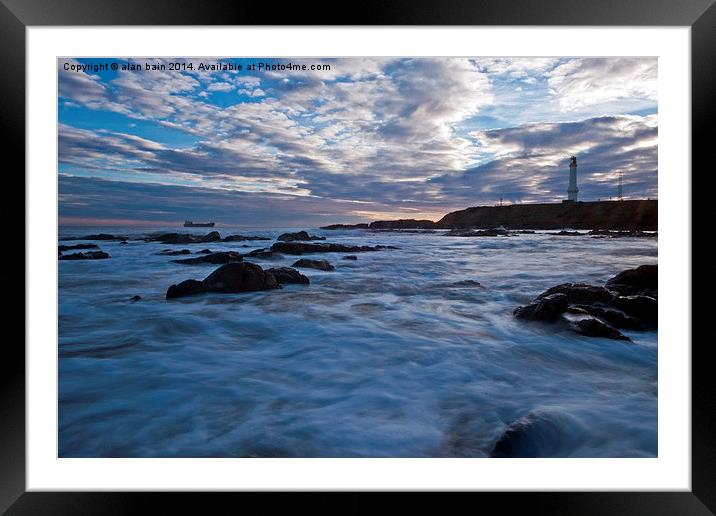 Girdle Ness lighthouse, Aberdeen Framed Mounted Print by alan bain