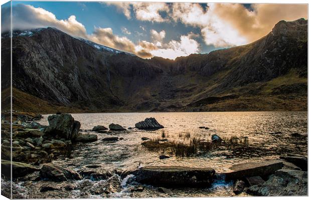 Cwm Idwal at Dusk Canvas Print by Phil Tinkler