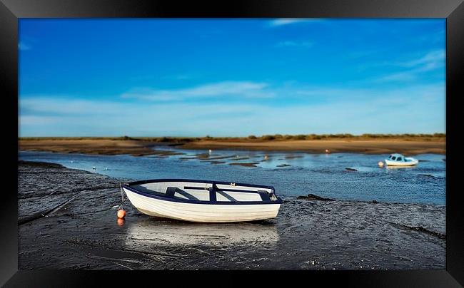 Waiting for the next tide Framed Print by Gary Pearson